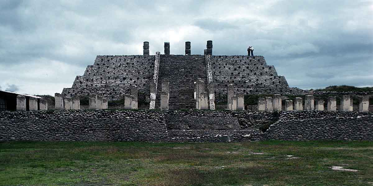 Pyramid Tlahuizcalpantecuhtli Tula Grande full view